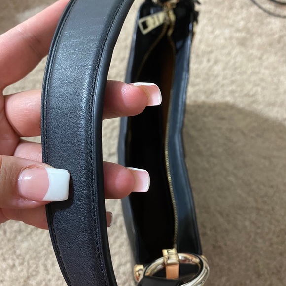 Coach - Picture 3 of 7